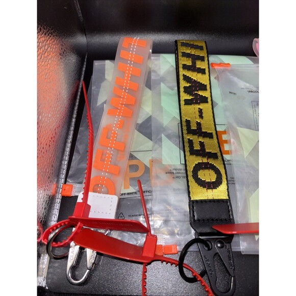 Off White keychain Lot Of 3 New With Bags - Picture 2 of 3